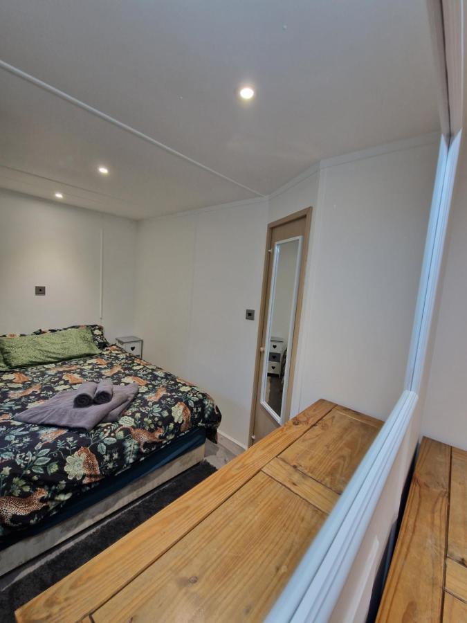 Featheredge Corner Lodge Wells Εξωτερικό φωτογραφία
