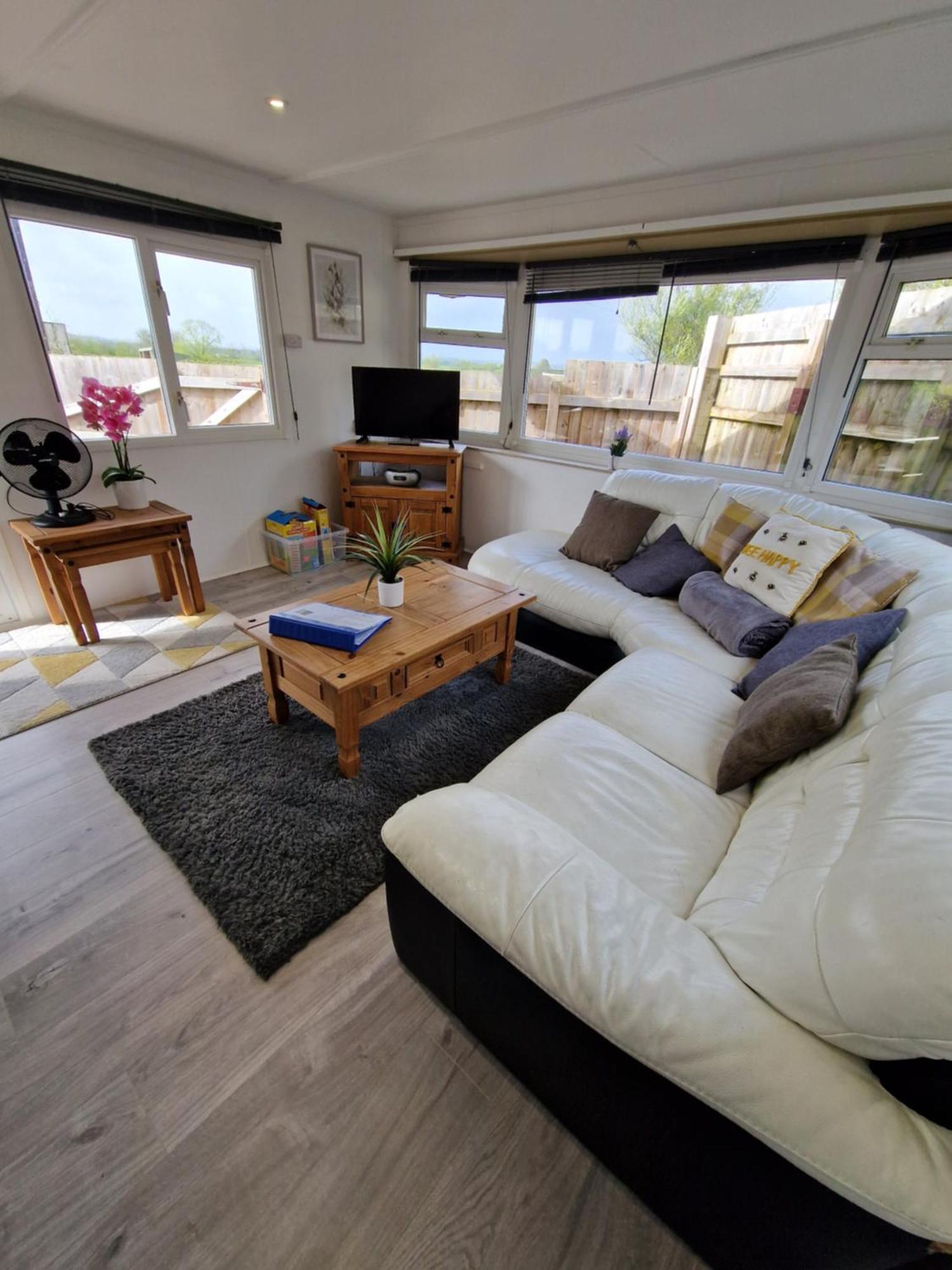 Featheredge Corner Lodge Wells Εξωτερικό φωτογραφία