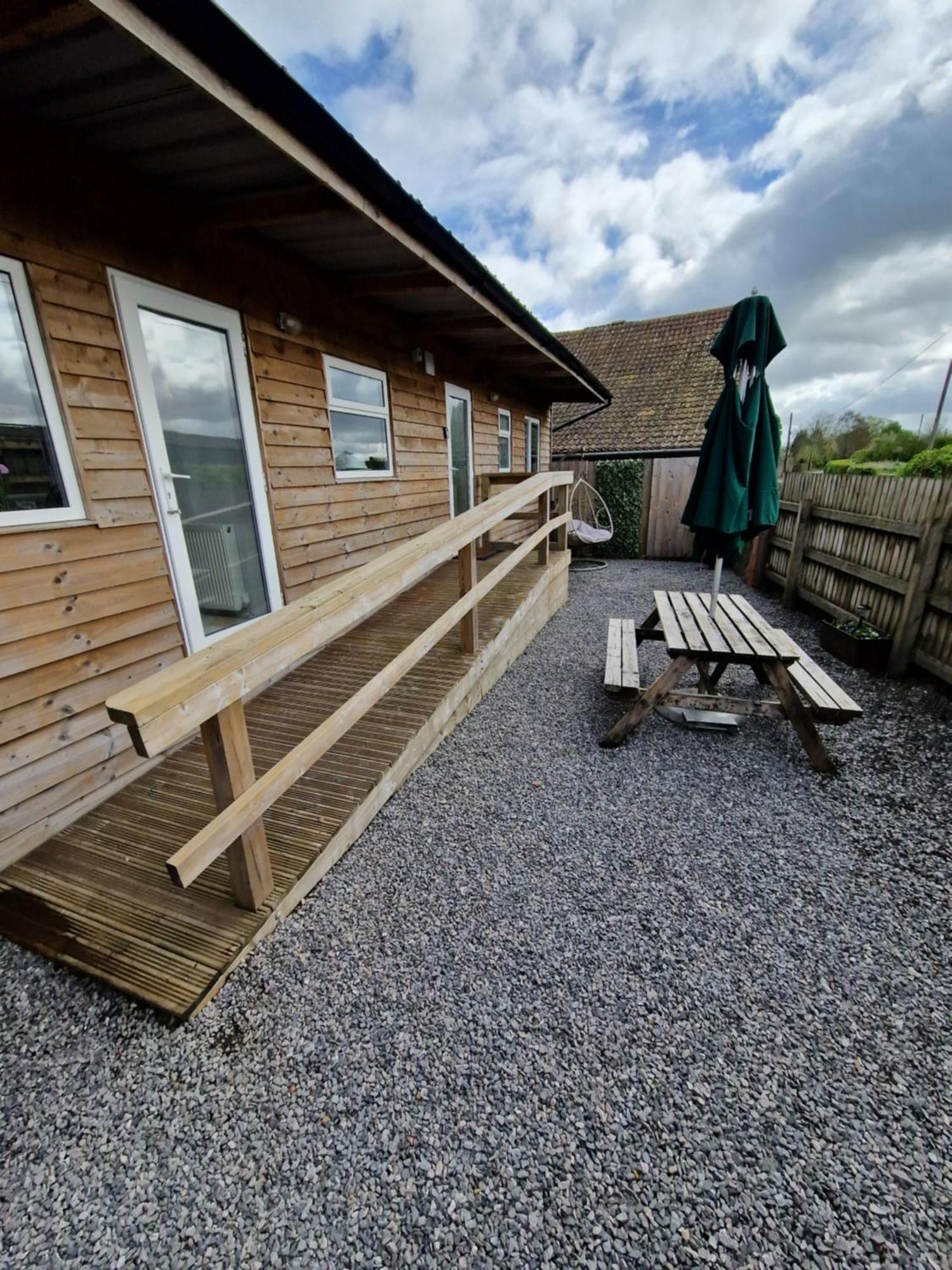 Featheredge Corner Lodge Wells Εξωτερικό φωτογραφία
